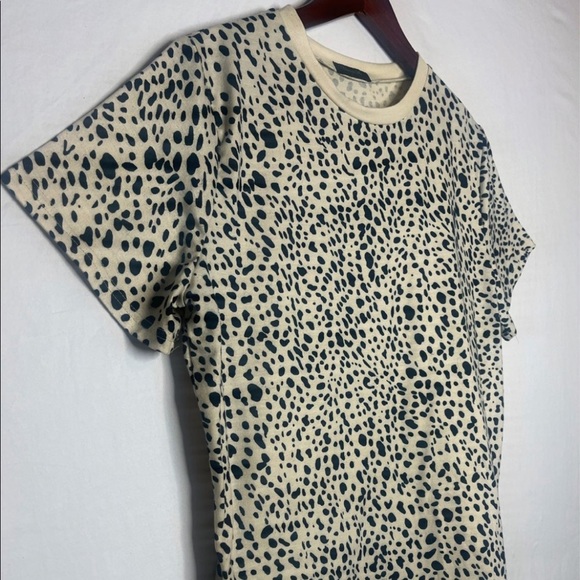 Animal Print Crew Neck Loose Tee - Picture 3 of 5